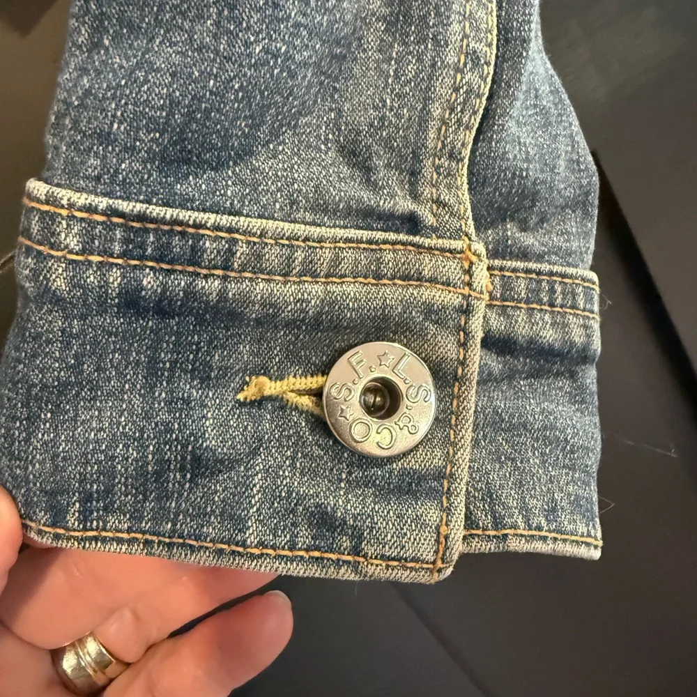 Vintage Levi's Light Blue Cropped Denim Jacket - Picture 5 of 7